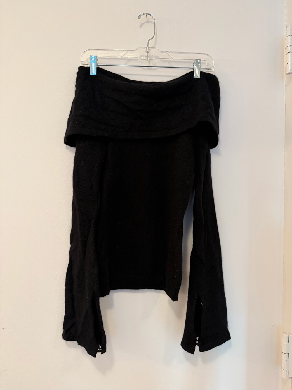 Cashmere Black Off-Shoulder Knit Shirt